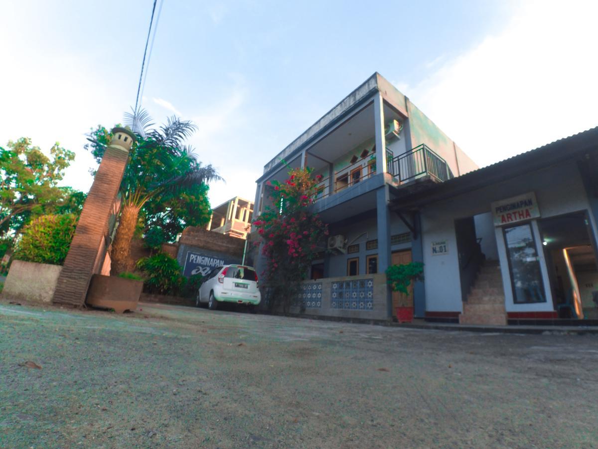 Penginapan Artha Praya Buitenkant foto