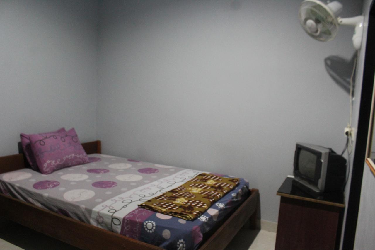 Penginapan Artha Praya Buitenkant foto