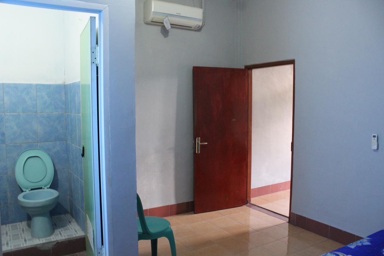 Penginapan Artha Praya Buitenkant foto