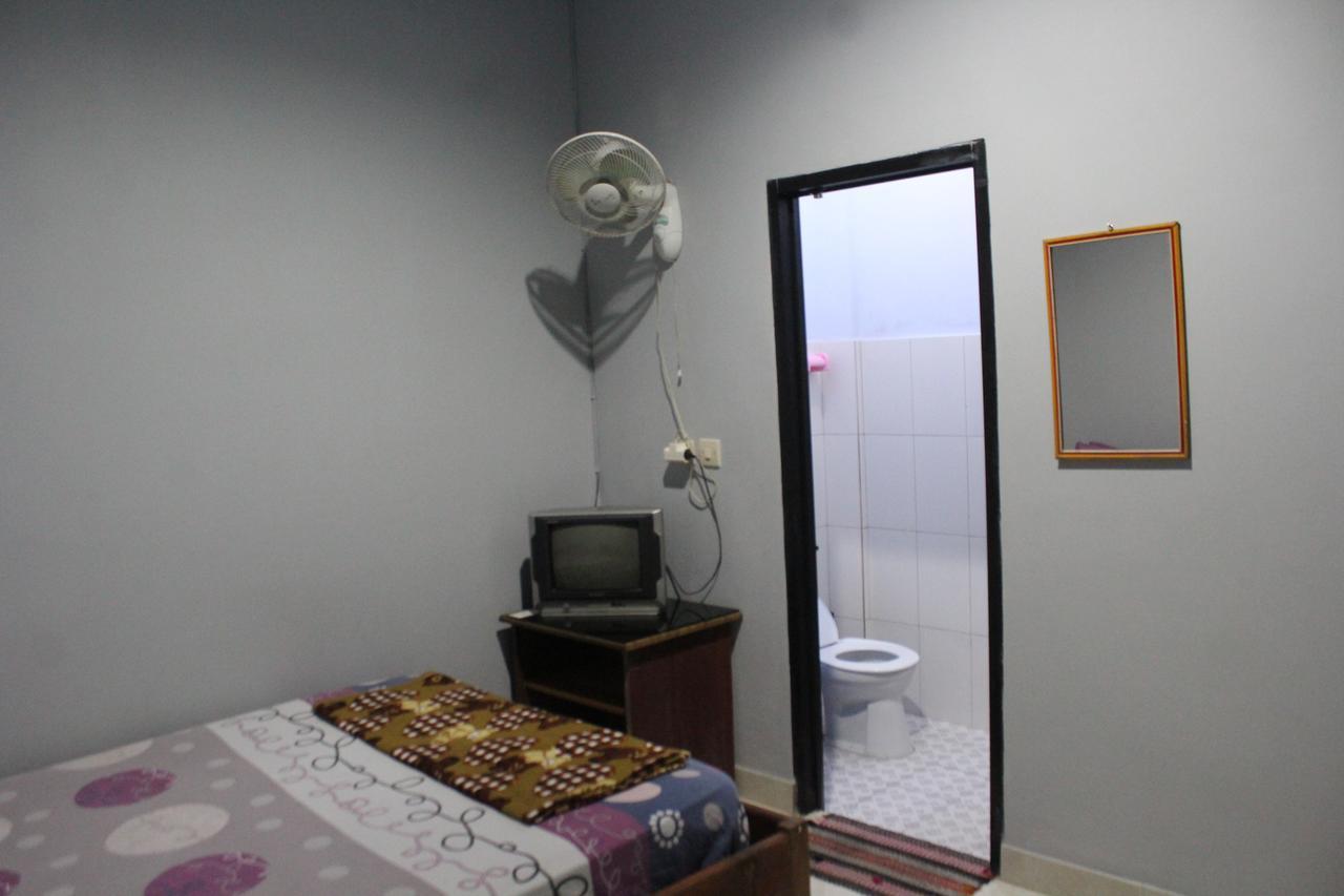 Penginapan Artha Praya Buitenkant foto